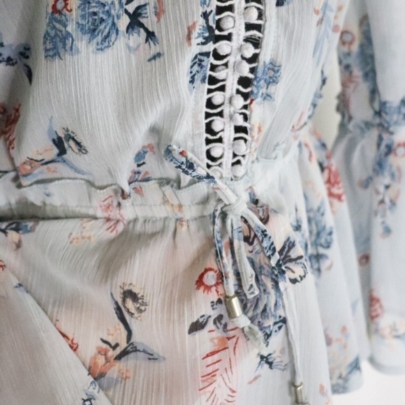 🦩 AMANDA GREEN Bohemian Trumpet Sleeve Floral Semi Sheer Blouse (🦩2 for $25) - Picture 8 of 14